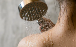 Da khô, ngứa vào mùa đông có phải do tắm rửa không đúng cách?