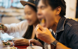 Ăn xong món lẩu vịt hầm gừng thì đau cổ họng, người đàn ông ngoài 40 tuổi tử vong vì xuất huyết não: Chuyện gì đã xảy ra?