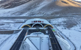 Trung Quốc hoàn thành đường hầm cao tốc dài nhất thế giới: Cao gần 3.000m so với mực nước biển, dài 22km, tiến độ rút ngắn một nửa nhờ 'phép màu' này