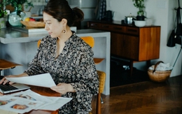 Sống 65 năm, mẹ tôi có 5 chiêu giữ nhà sạch như mới xây, không tốn một giọt mồ hôi dọn dẹp