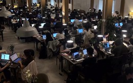 Bức ảnh 'hot' khiến dân mạng tranh cãi việc ‘học, làm ở quán cà phê có lãng phí’