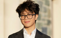 Tiểu thuyết cũng không dám viết: Nam sinh điển trai đỗ 11 chương trình Tiến sĩ từ năm 22 tuổi, từng thực tập ở Stanford, GPA gần tuyệt đối!