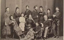 3 thế hệ nuôi dưỡng 16 NHÂN TÀI hàng đầu: Rốt cuộc điều gì giúp gia tộc này liên tục xuất hiện người kiệt xuất? Câu trả lời không ngờ!