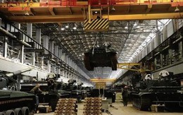 Ông Putin tuyên bố tăng gấp đôi sản lượng xe bọc thép