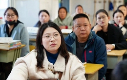 Giáo viên 30 năm nói thẳng: Không biết tiên tri nhưng nhìn vào nhóm chat phụ huynh, tôi biết đứa trẻ nào sẽ vượt trội trong tương lai