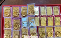 Năm biến động của giá vàng: Kẻ cười, người khóc