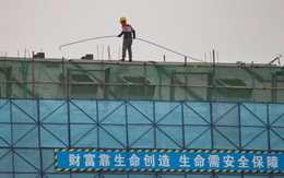 Đằng sau mục tiêu tăng trưởng GDP 5% là các địa phương nợ gần 19 nghìn tỷ USD: Chuyện gì đang xảy ra ở nền kinh tế lớn thứ 2 thế giới?