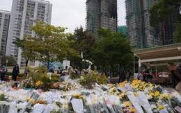 Cháy chung cư Hồng Kông: Nỗi tuyệt vọng của cụ ông khi vợ mắc kẹt trong lửa