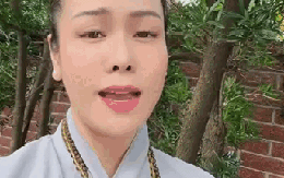 Nhật Kim Anh kêu cứu