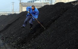 Cơn sốt 'vàng đen' trở lại sau 4 năm chạm đáy: 2 quốc gia chủ chốt BRICS tranh thủ gom hàng giữa lúc rét đậm, giá phục hồi mạnh