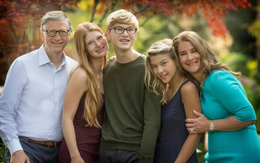 Chân dung con trai duy nhất của Bill Gates: Sinh ra trong biệt thự 66.000 m2 nhưng không được dùng điện thoại trước 14 tuổi, ăn xong phải tự rửa bát