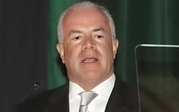 Phong tỏa tài khoản của ông chủ Hoa hậu Hoàn vũ