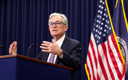 Fed 'đi trên dây'