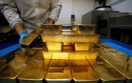 Tổng thống Donald Trump khiến nhà đầu tư đổ xô gom gần 100 tấn vàng lên máy bay mang về Mỹ, thị trường buôn kim loại quý xuyên Đại Tây Dương bùng nổ