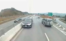Nữ tài xế lái xe ngược chiều cao tốc bị phạt 35 triệu đồng, trừ 10 điểm bằng lái Nữ tài xế lái xe ngược chiều cao tốc bị phạt 35 triệu đồng, trừ 10 điểm bằng lái