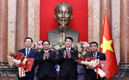 Chủ tịch nước trao quyết định bổ nhiệm các phó thủ tướng và bộ trưởng Chủ tịch nước trao quyết định bổ nhiệm các phó thủ tướng và bộ trưởng