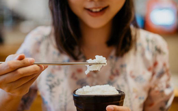 Chuyên gia chỉ ra những loại thực phẩm NGUY HIỂM NHẤT trong tủ lạnh của bạn