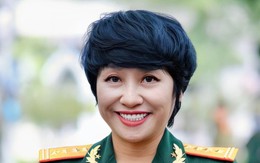 Đời tư kín tiếng của nữ NSND duy nhất mang hàm Đại tá, là Tiến sĩ, Giám đốc nhà hát