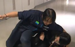 Lạ nhưng thật: Cướp cầm dao kề vào mặt, nhân viên siêu thị tỉnh bơ hỏi một câu 5 chữ liền thoát nạn