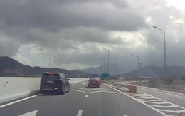 Ô tô 7 chỗ chạy lùi trên tuyến cao tốc Nha Trang - Cam Lâm