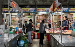 Giá thịt heo tăng, tiểu thương đóng sạp vì lỗ Giá thịt heo tăng, tiểu thương đóng sạp vì lỗ
