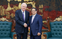 Thủ tướng Phạm Minh Chính tiếp Giáo sư Thomas Vallely