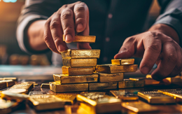 Vàng lập đỉnh, giới chuyên gia nước ngoài đồng loạt dự báo giá kim loại quý tiếp tục bùng nổ