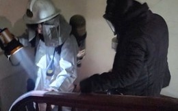 Cháy nhà ở Hà Nội lúc nửa đêm, 8 người mắc kẹt