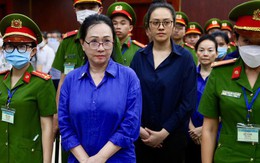 Bị cáo Trương Mỹ Lan được gặp luật sư giờ tòa giải lao Bị cáo Trương Mỹ Lan được gặp luật sư giờ tòa giải lao