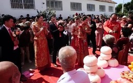 Chuyện thật như đùa: 3 anh em sinh ba cùng đỗ vào 1 trường ĐH, cưới vợ cùng 1 ngày và chuyện khó đỡ vào ngày tân hôn Chuyện thật như đùa: 3 anh em sinh ba cùng đỗ vào 1 trường ĐH, cưới vợ cùng 1 ngày và chuyện khó đỡ vào ngày tân hôn