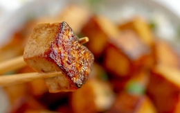 Đậu phụ bổ mấy cũng hóa “độc” nếu ăn theo 3 cách này