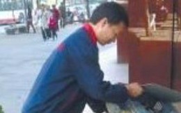 Mua máy tính cũ, anh đồng nát sốc nặng khi đánh đề online 789bet đồng tiền mặt bên trong