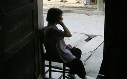 Cụ bà bỏ gần 300 triệu mua bảo hiểm an sinh giáo dục cho cháu nội, 6 năm sau đến rút thì được báo: "Cháu bà không thể nhận tiền"