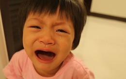 Chuyên gia phán câu chấn động: Trẻ dễ trở nên VÔ ƠN vì 5 thứ cha mẹ treo trên người, thứ trong "túi quần" này là cực kinh khủng!