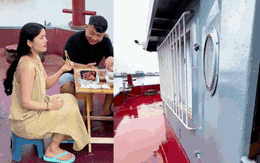Mở cửa bước vào căn nhà trên thuyền của vợ chồng 8X, không gian sống gây bấn loạn: Tôi đang nằm mơ hả?