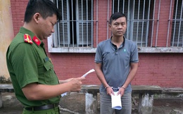 Công an TP HCM bắt một nhân viên công ty dược Công an TP HCM bắt một nhân viên công ty dược