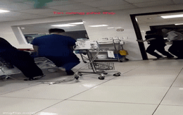 Bị người nhà tấn công, miệt thị, các bác sĩ vẫn nỗ lực cấp cứu bệnh nhân sốc phản vệ: 3 phút căng thẳng