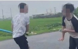 Tài xế ô tô bán tải dùng gậy bóng chày đánh người sau va chạm giao thông Tài xế ô tô bán tải dùng gậy bóng chày đánh người sau va chạm giao thông