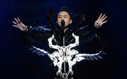 Người đứng sau những chân mic có 1-0-2 của Tùng Dương ở tất cả các liveshow: Mê môn nghệ thuật không dành cho số đông, từng xuất hiện trên tạp chí Origami Anh quốc Người đứng sau những chân mic có 1-0-2 của Tùng Dương ở tất cả các liveshow: Mê môn nghệ thuật không dành cho số đông, từng xuất hiện trên tạp chí Origami Anh quốc