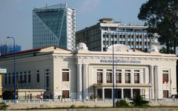 Chỉ số chứng khoán giảm vượt dự báo, vì sao Việt Nam không phải "ngắt bảng điện" như một số thị trường?