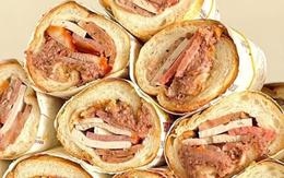Hội chị em rủ nhau ‘xách tay’ bánh mì đắt nhất TP.HCM Hội chị em rủ nhau ‘xách tay’ bánh mì đắt nhất TP.HCM