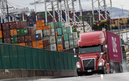 Mỹ thu về 500 triệu USD mỗi ngày từ thuế quan, đạt 16 tỷ USD riêng trong tháng 4/2025