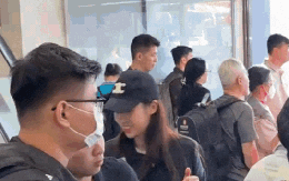 Cam thường check Đỗ Mỹ Linh cùng Chủ tịch Hà Nội FC ở sân bay gây sốt: Mặt mộc đầy khí chất "dâu hào môn" Cam thường check Đỗ Mỹ Linh cùng Chủ tịch Hà Nội FC ở sân bay gây sốt: Mặt mộc đầy khí chất "dâu hào môn"