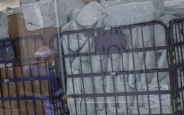 Mỹ giảm thuế hàng giá trị thấp từ Trung Quốc xuống còn 54%