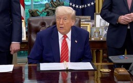 Ông Trump nói đàm phán thương mại với châu Âu “khó chịu” hơn với Trung Quốc, khẳng định đối tác sẽ phải nhượng bộ vì Mỹ nắm trong tay mọi lá bài Ông Trump nói đàm phán thương mại với châu Âu “khó chịu” hơn với Trung Quốc, khẳng định đối tác sẽ phải nhượng bộ vì Mỹ nắm trong tay mọi lá bài