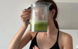 Đi nắng về uống ngay cốc nước xanh này: Nguyên liệu là rau của mọi nhà, phục hồi da và tóc bị cháy nắng Đi nắng về uống ngay cốc nước xanh này: Nguyên liệu là rau của mọi nhà, phục hồi da và tóc bị cháy nắng
