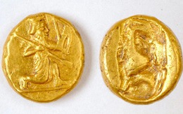 Phát hiện bình chứa đầy vàng ròng dưới móng nhà phố cổ