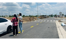 Khan hiếm nguồn cung, giới đầu tư địa ốc bắt đầu “lùng sục” đất nền cận kề Tp.HCM Khan hiếm nguồn cung, giới đầu tư địa ốc bắt đầu “lùng sục” đất nền cận kề Tp.HCM