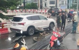 789bet lừa đảo tự chế làm rơi bó sắt dài 12m, cầu Chương Dương ùn ứ kéo dài