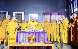 Hình ảnh độc quyền: Xá lợi Đức Phật đang chuẩn bị lên máy bay từ Ấn Độ đến Việt Nam